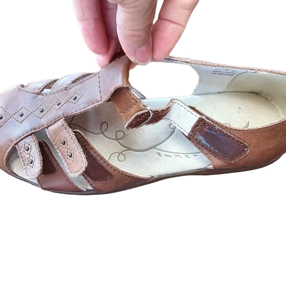 PROPET Women's Brown Leather Closed Toe Adjustable Fit Walking Sandals Shoes - Picture 6 of 9